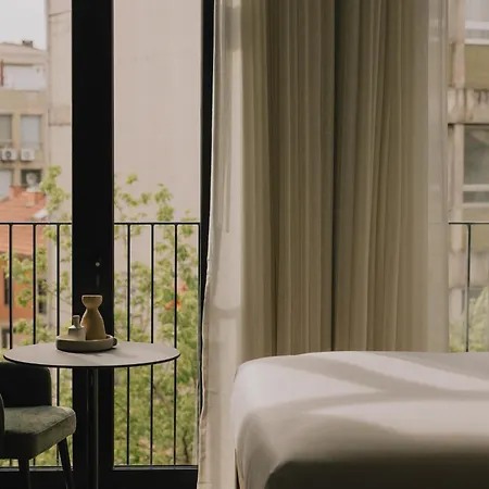 Wilde Porto, Clerigos Otel