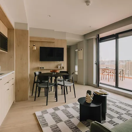 Wilde Porto, Clerigos Hotel