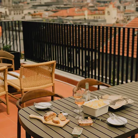 Wilde Porto, Clerigos Hotel