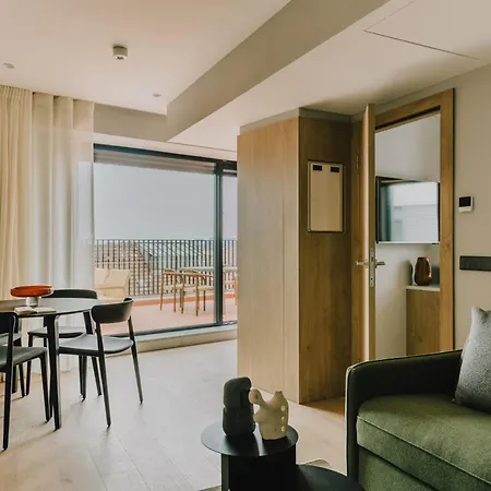 Wilde Porto, Clerigos Otel 4*