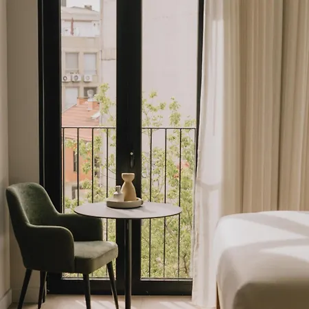 Wilde Porto, Clerigos Otel 4*