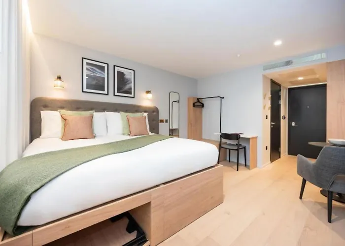 Wilde Porto, Clerigos 4*